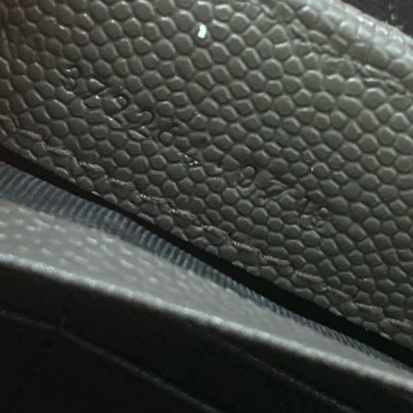 Ysl Portefeuille Famme (174Y7) Mo
Grey Metallasse Flap Wallet. - Picture 11 of 16